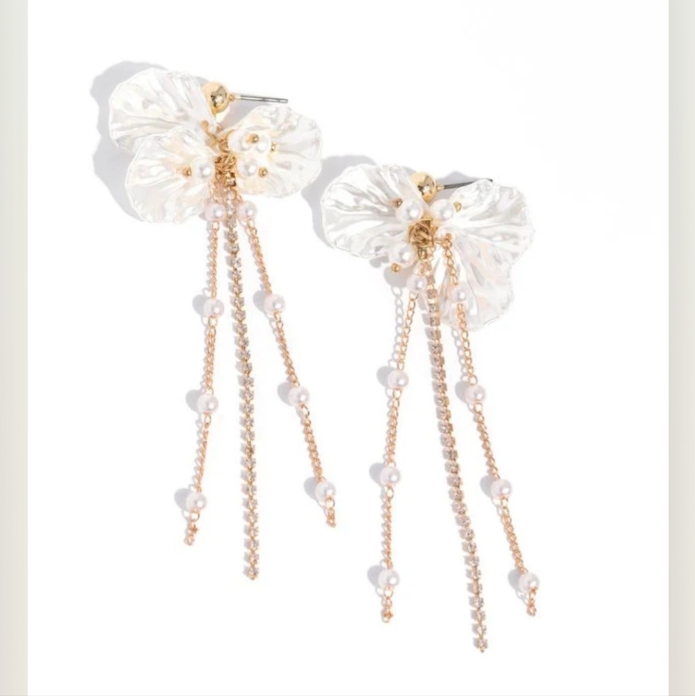 Graceful Gesture - Gold Earrings
